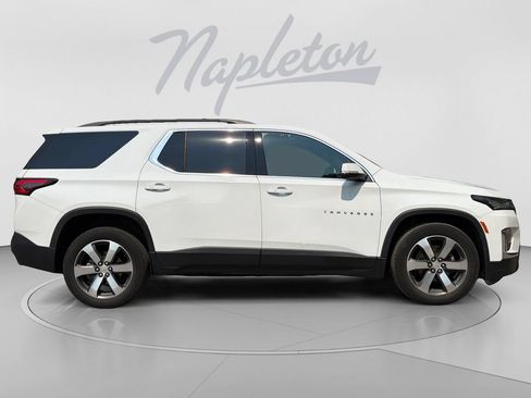 Used 2023 Chevrolet Traverse LT w/ LT Premium Package AWD/4WD image 9