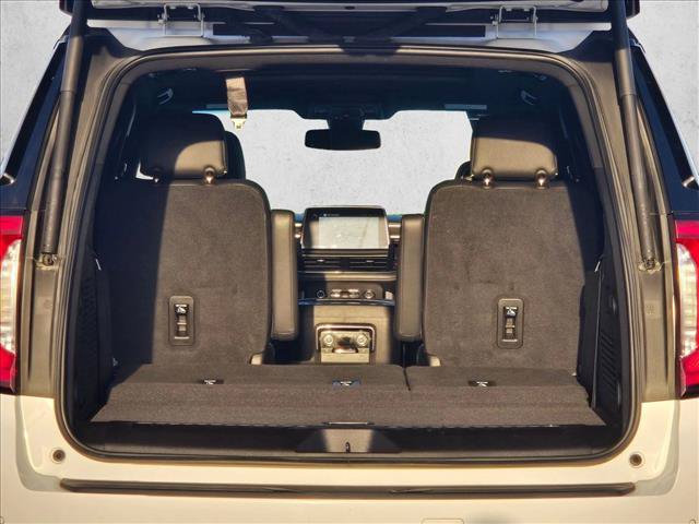 Used 2022 GMC Yukon SLT w/ SLT Premium Package AWD/4WD image 6