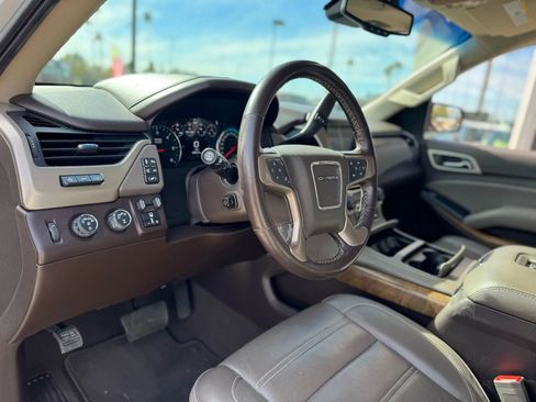 Used 2019 GMC Yukon XL Denali w/ Denali Ultimate Package image 19
