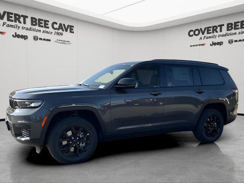 New 2025 Jeep Grand Cherokee L Altitude image 4