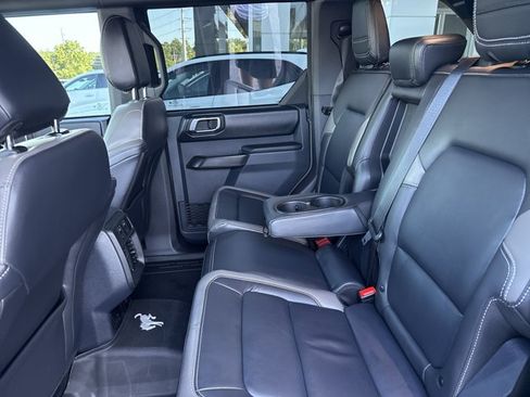 Used 2025 Ford Bronco Outer Banks AWD/4WD image 6