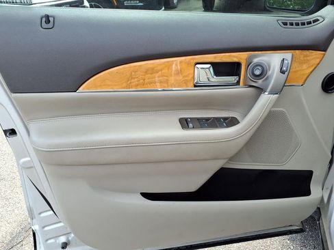 Used 2013 Lincoln MKX AWD image 13