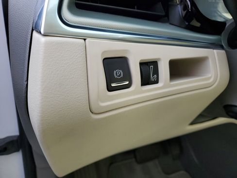 Certified 2023 Cadillac XT5 Premium Luxury image 11