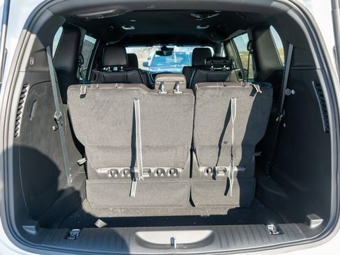 New 2026 Chrysler Pacifica Select image 9