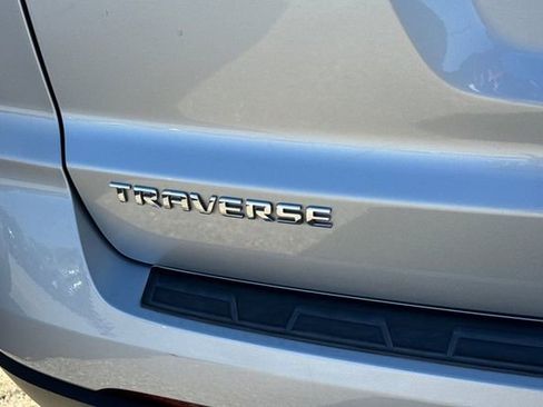 Used 2017 Chevrolet Traverse LS FWD image 6