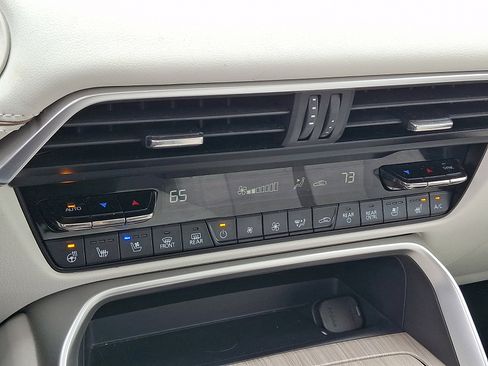 Certified 2024 MAZDA CX-90 Plug-In Hybrid w/ Premium Plus AWD/4WD image 18