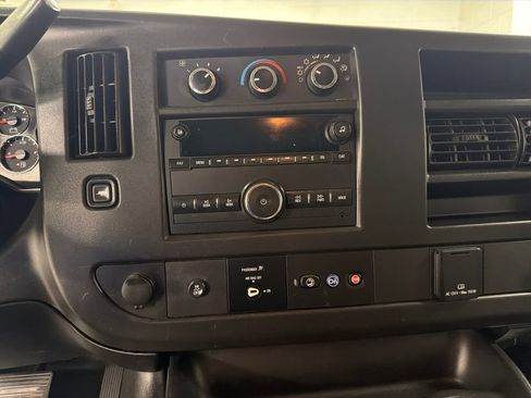 Used 2019 Chevrolet Express 3500 LS RWD image 23