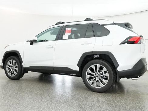 Used 2025 Toyota RAV4 XLE Premium image 58