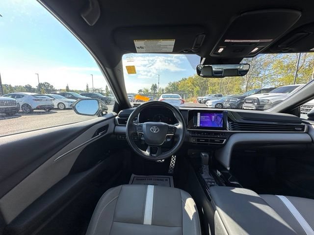 Used 2025 Toyota Camry SE w/ Convenience Package FWD image 16