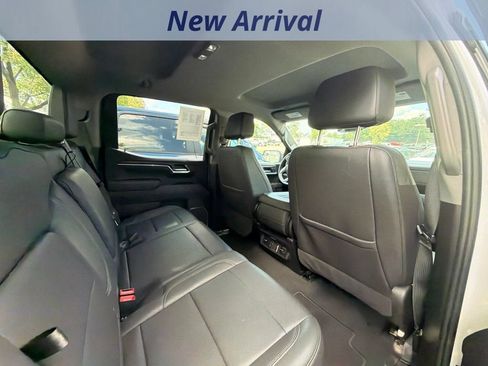 Used 2025 GMC Sierra 1500 SLT AWD/4WD image 6