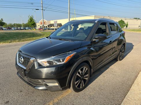 Used 2020 Nissan Kicks SR FWD image 9