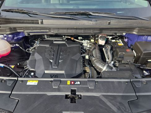Used 2025 Kia Carnival FWD image 34