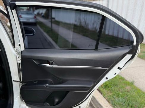 Used 2020 Toyota Camry SE image 26