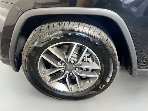 Used 2022 Jeep Grand Cherokee Limited w/ Tech Group RWD image 13