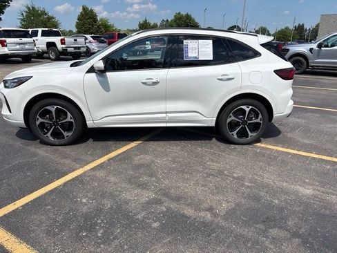 Used 2024 Ford Escape ST-Line Select AWD/4WD image 17