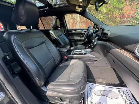 Used 2020 Ford Explorer Limited AWD/4WD image 16