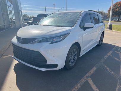 Used 2021 Toyota Sienna LE