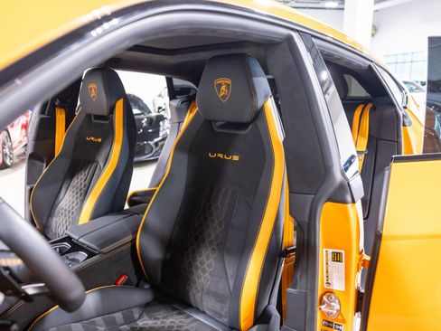 Used 2024 Lamborghini Urus S AWD/4WD image 40