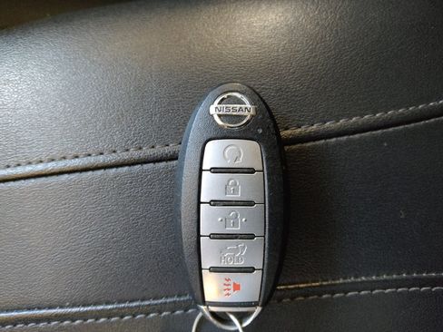Used 2020 Nissan Rogue SV AWD/4WD image 32