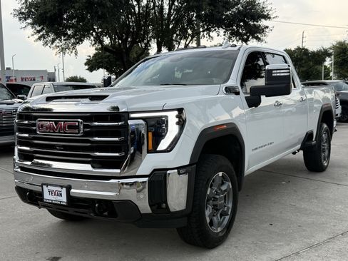Used 2025 GMC Sierra 2500 SLT AWD/4WD image 8