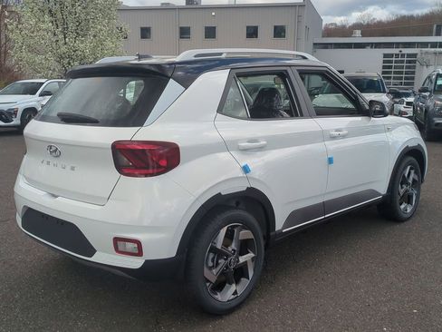 New 2026 Hyundai Venue SEL image 3