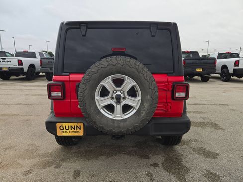 Used 2019 Jeep Wrangler Unlimited Sport S AWD/4WD image 4
