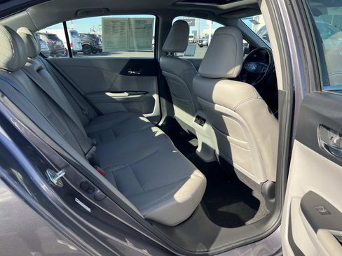 Used 2014 Honda Accord Touring image 31