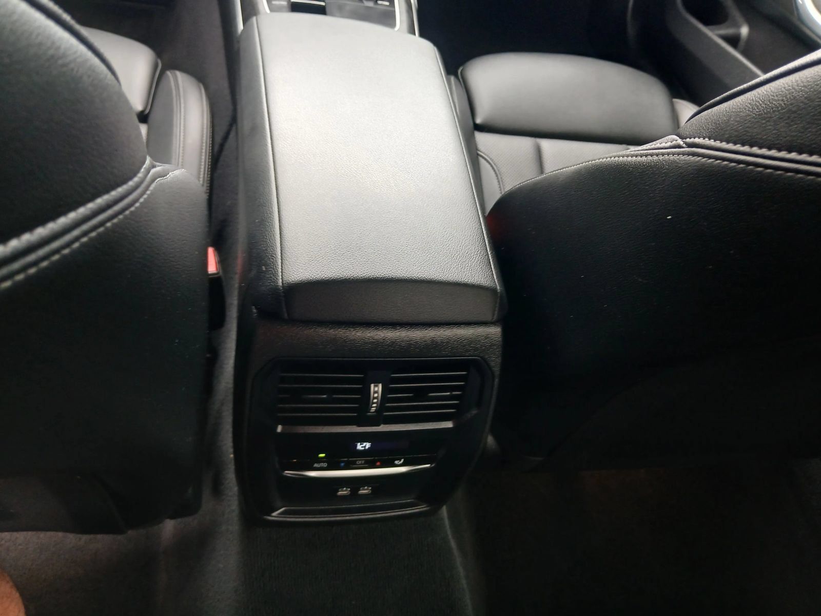 Used 2024 BMW 330i Sedan w/ Convenience Package RWD image 27