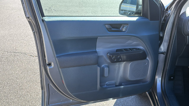 Used 2023 Ford Maverick XL FWD image 9