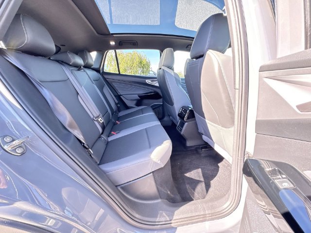 Used 2023 Volkswagen ID.4 Pro S RWD image 27