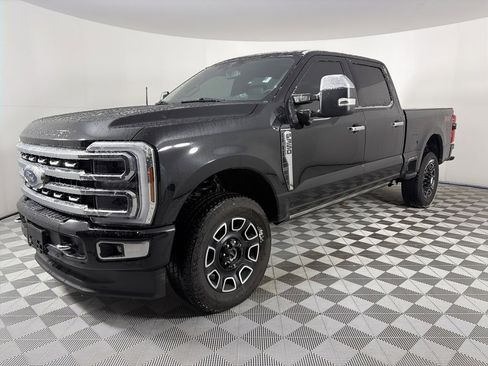 Used 2024 Ford F350 Platinum w/ FX4 Off-Road Package image 3