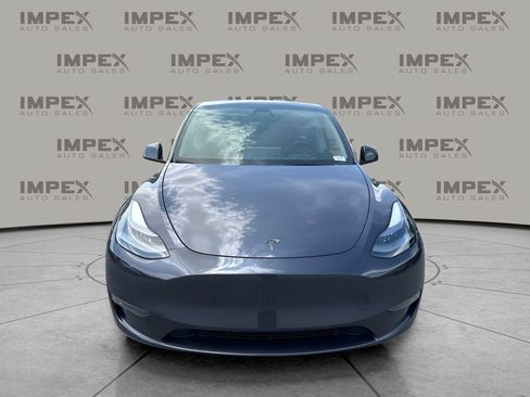 Used 2024 Tesla Model Y Long Range AWD/4WD image 8
