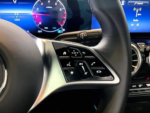 Used 2025 Mercedes-Benz GLA 250 image 24