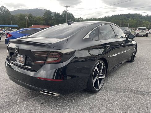 Used 2018 Honda Accord Sport image 10