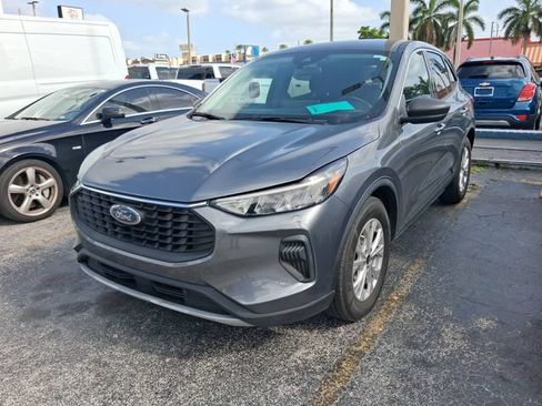 Used 2023 Ford Escape Active w/ Tech Pack #1 FWD image 3