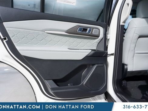 New 2026 Ford Explorer Platinum w/ LUX Leather Package image 18