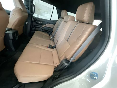 New 2026 Toyota 4Runner Limited AWD/4WD image 23
