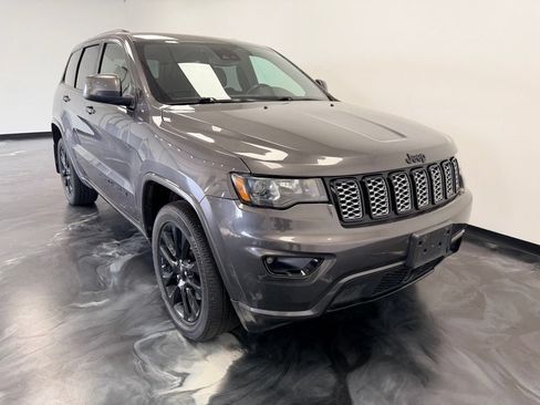 Used 2021 Jeep Grand Cherokee Altitude AWD/4WD image 23