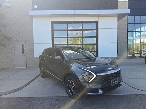 New 2025 Kia Sportage LX image 1