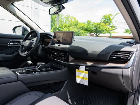 New 2026 Nissan Rogue Platinum AWD/4WD image 29