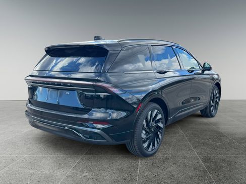 New 2026 Lincoln Nautilus Reserve w/ Jet Appearance Package image 5