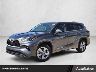 Used 2025 Toyota Highlander LE FWD video 1
