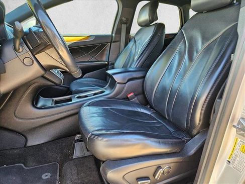 Used 2019 Lincoln MKC Reserve image 18