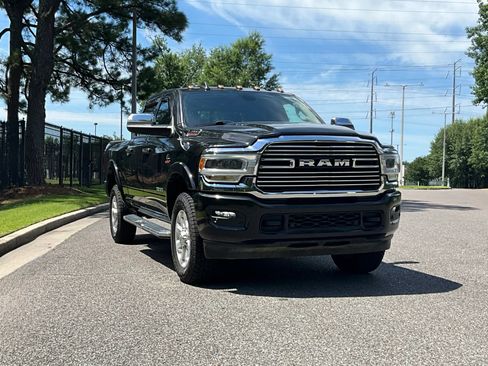 Used 2022 RAM 2500 Laramie AWD/4WD image 3