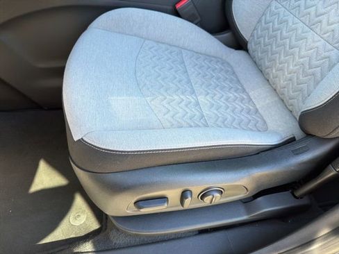 Used 2023 Chevrolet Equinox LT image 27