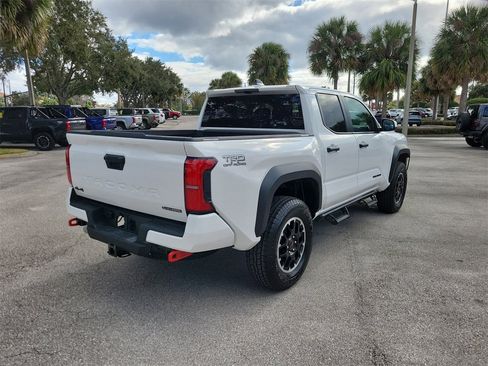 Used 2025 Toyota Tacoma TRD Off-Road image 3