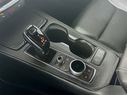 Used 2024 Cadillac XT4 Premium Luxury image 17