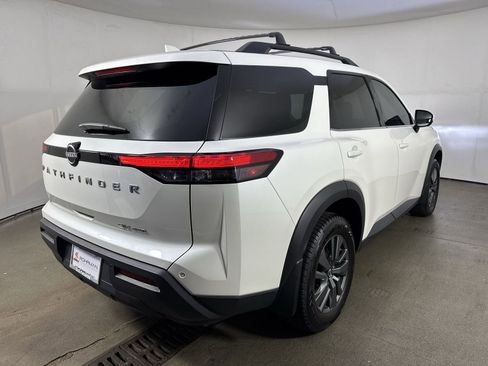 Certified 2023 Nissan Pathfinder SV image 38