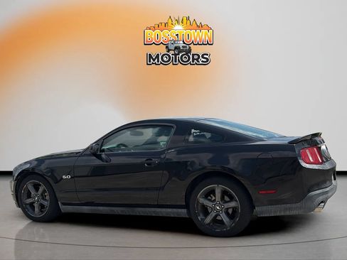 Used 2011 Ford Mustang GT Premium w/ Security Pkg RWD image 4