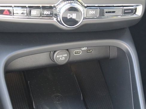 New 2026 Volvo XC40 B5 Ultra w/ Climate Package image 27